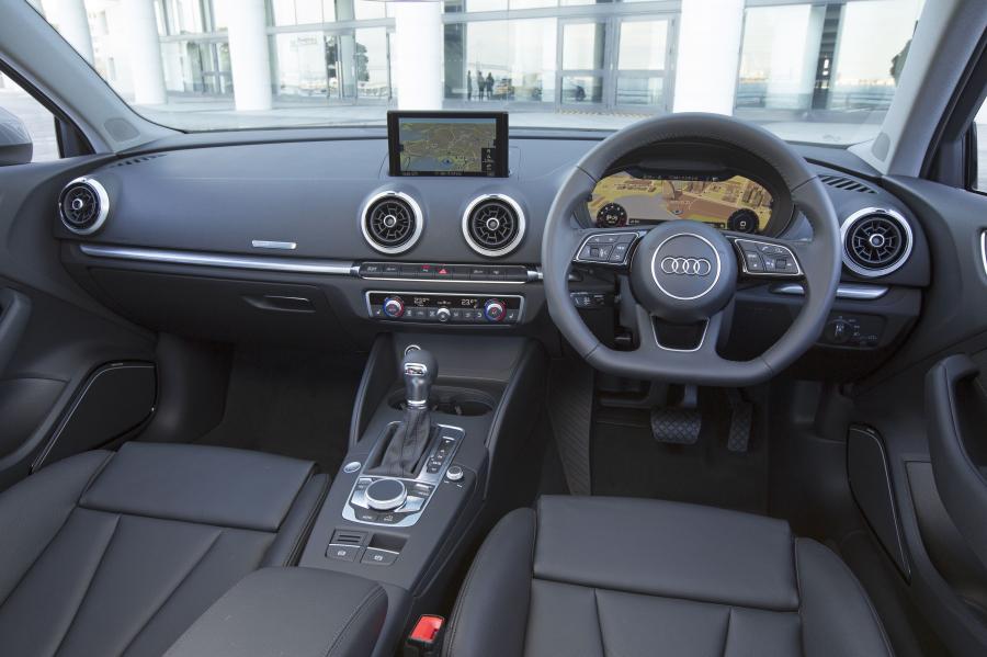 Торпедо Audi A3 Sedan 1.4 TFSI (8V) 2017 года  (JP) (фото 4 из 13)
